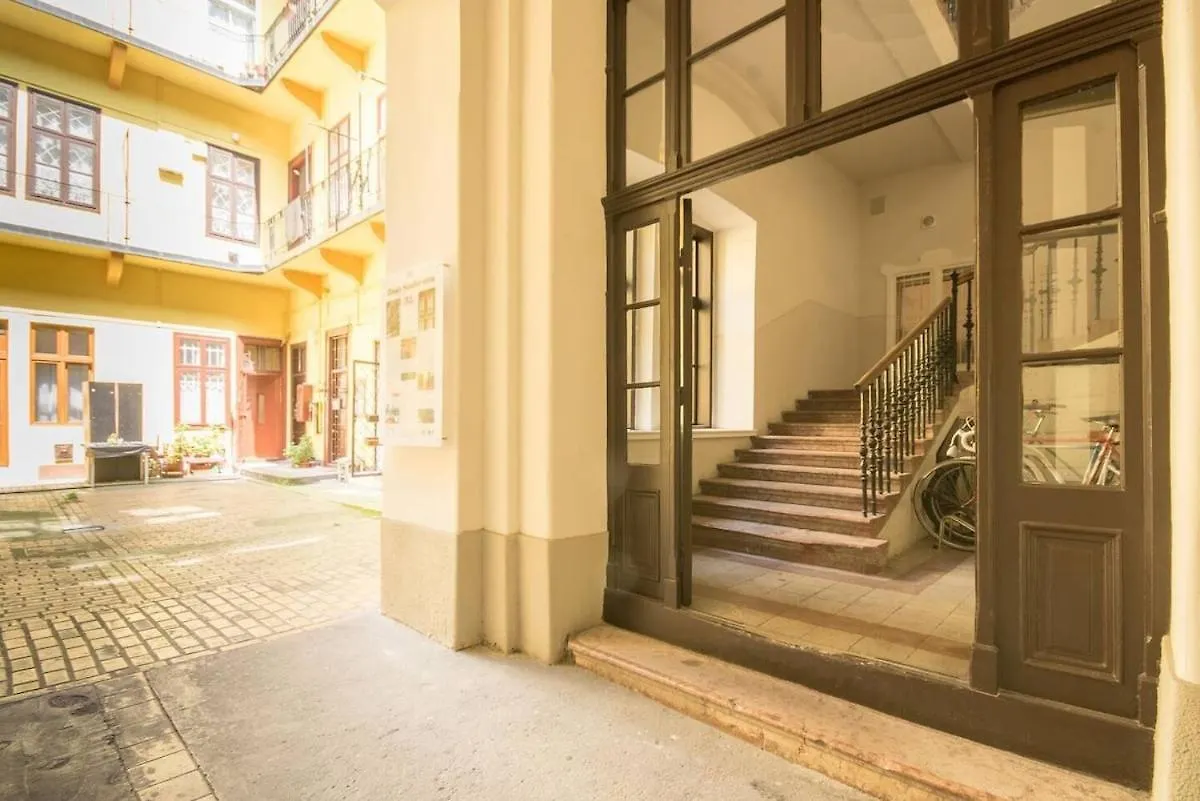 Apartment Brody Holiday-Calm And Comfort With Two Double Bed Budapest Hungary