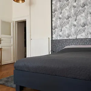 Ili Apartment