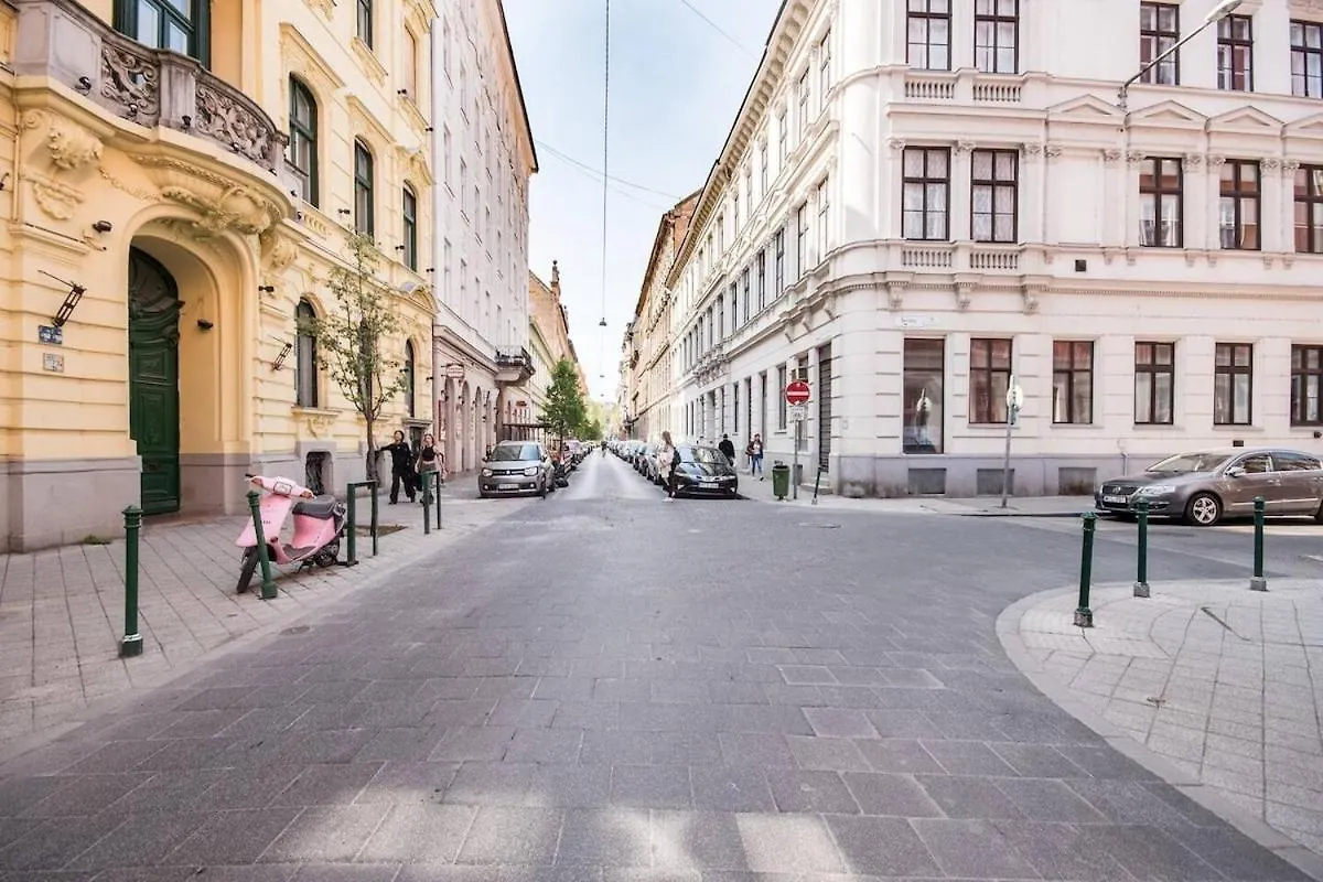 Brody Holiday-Calm And Comfort With Two Double Bed Budapest